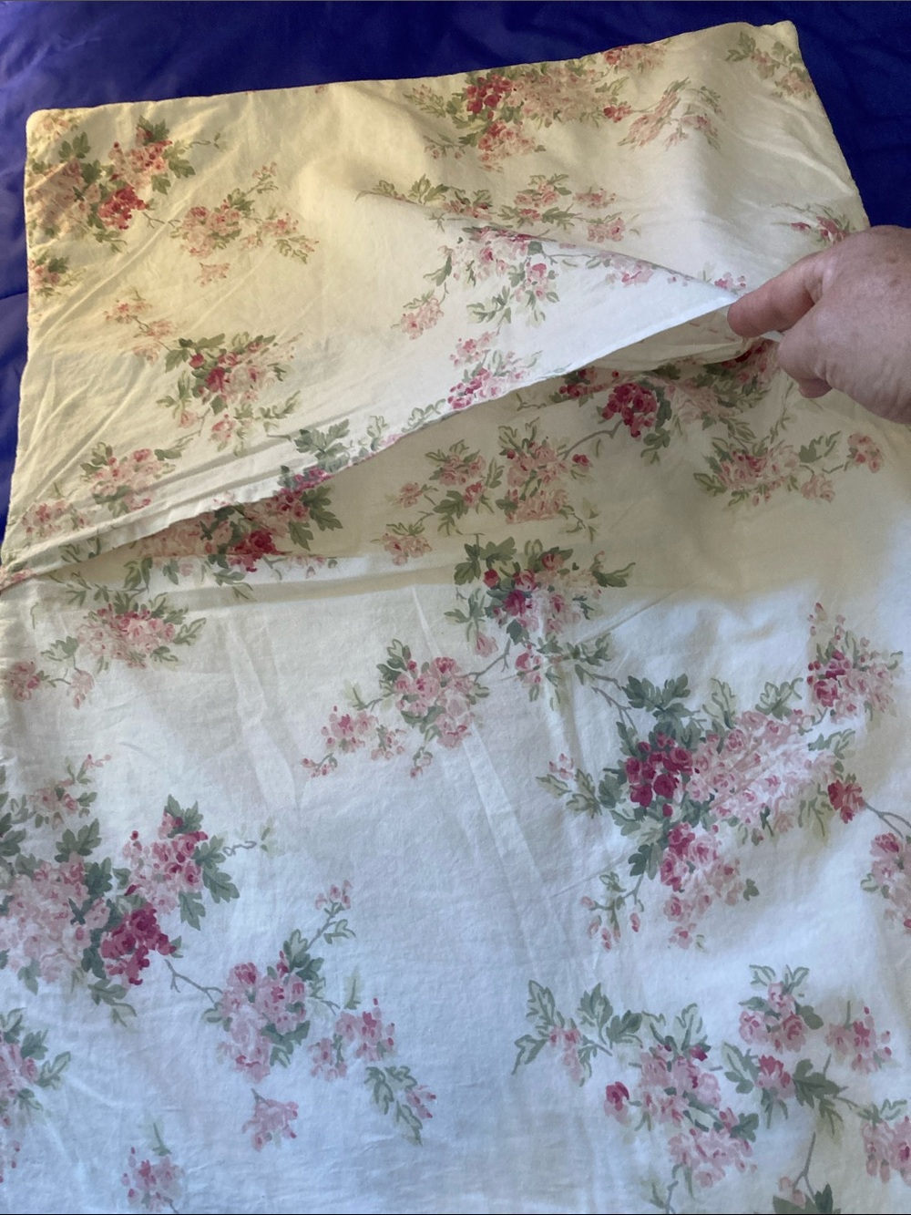Simply Shabby Chic Quilted Pillow Shams White with Pink Roses Set of 2 by Target - Picture 5 of 8